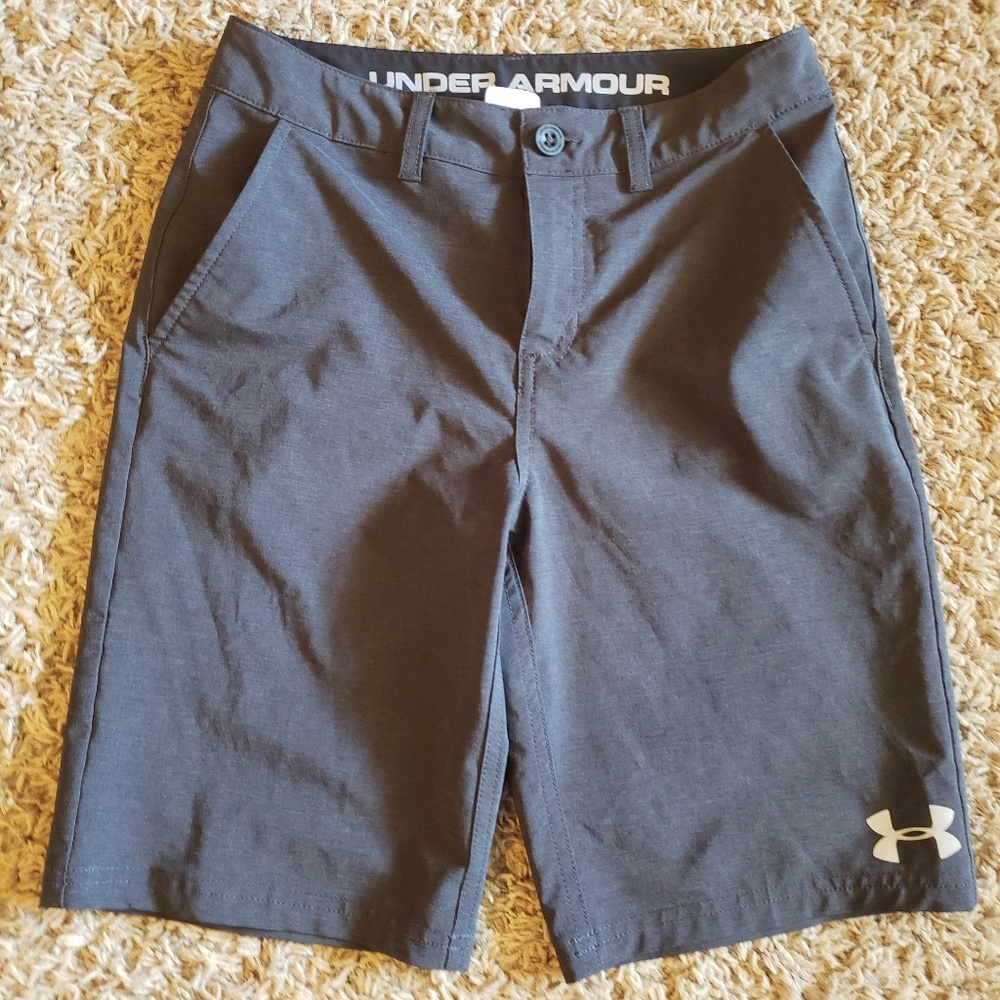 Under Armour golf shorts